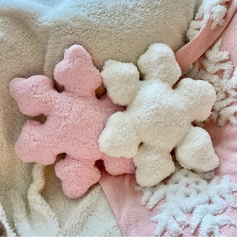 Sherpa Christmas Snowflake Pillow Set